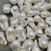 Видео - Бусины жемчуга Барокко, средний, белый, 22-27 мм