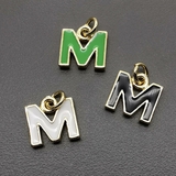 Подвеска Буква M, эмаль, 7*8 мм, позолота