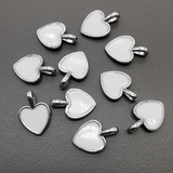 Подвеска Сердце, с белой эмалью, 10*15 мм, родий