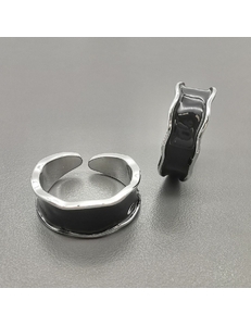 Кольцо круг с черной эмалью, 20 мм, родий