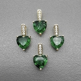 Подвеска Сердце с фианитами, зеленый, 8*15.5 мм, позолота