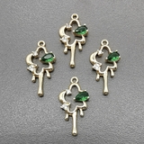 Подвеска Цветок с зелеными фианитами, 11*21 мм, позолота