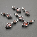 Подвеска Капля с фианитами, красный, 7*29 мм, родий