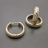 Серьги кольца с белой эмалью, 20*4.5 мм, позолота, тип1