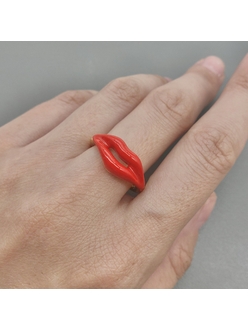 Кольцо красные губы, 22*9 мм, позолота