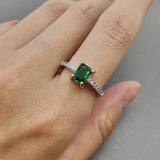 Кольцо прямоугольник зеленый, 21*9 мм, родий