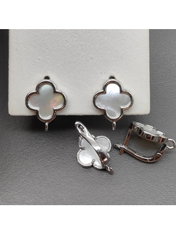 Швензы Клевер, с белым перламутром, 11.7*14 мм, родий