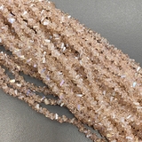 Бусина стеклянная крошка, персик с переливом, 3*4 мм, нитка