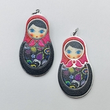 Подвеска Матрешка с черной микс эмалью, 20*35 мм, родий