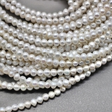 Жемчуг натуральный почти круглый, белый, 4 мм, нитка